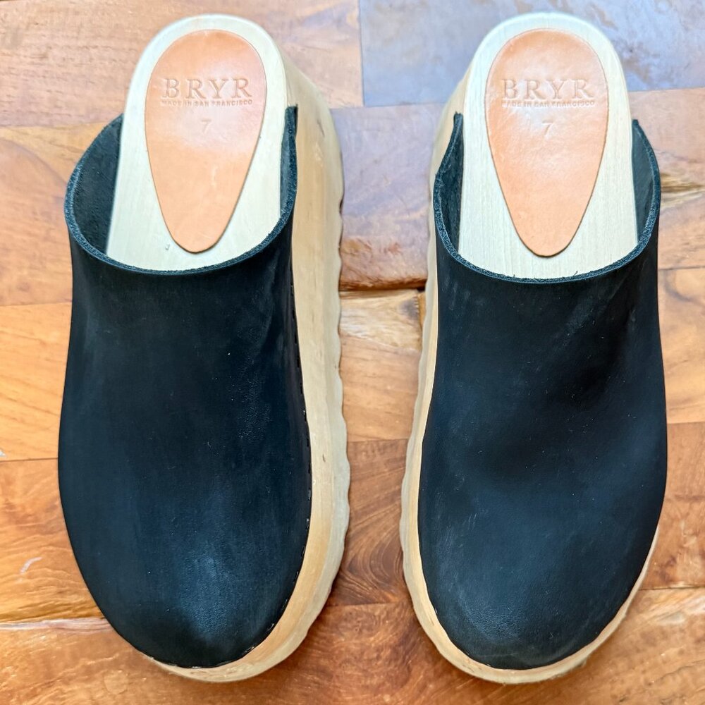 Bryr Chonk Clogs in Coal, Size 7 Narrow